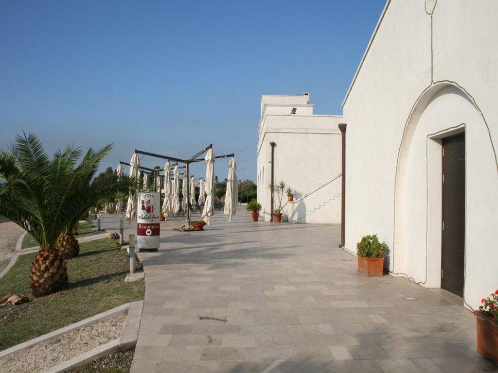 Hotel Saraceno Al Faro Taranto Exterior foto