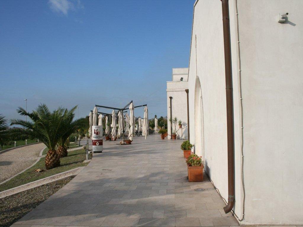 Hotel Saraceno Al Faro Taranto Exterior foto